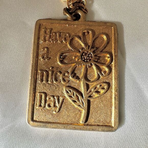 gold tone vintage Have a Nice Day pendant necklace - Picture 5 of 10